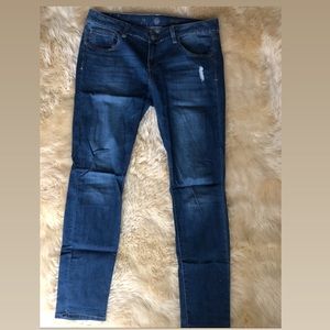 Distressed Skinny Jean